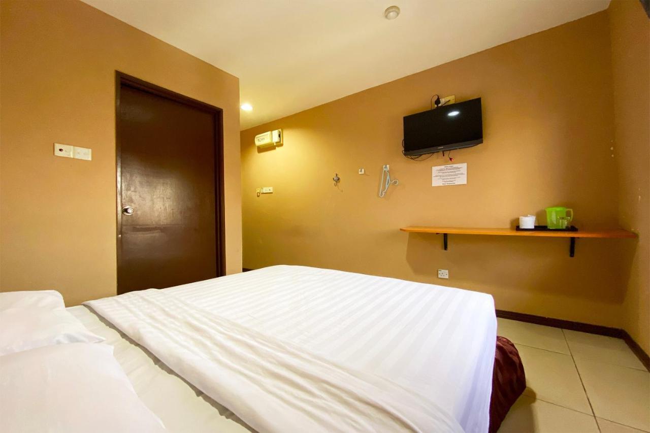 Oyo 90108 Hotel Kaya Kota Kinabalu Buitenkant foto