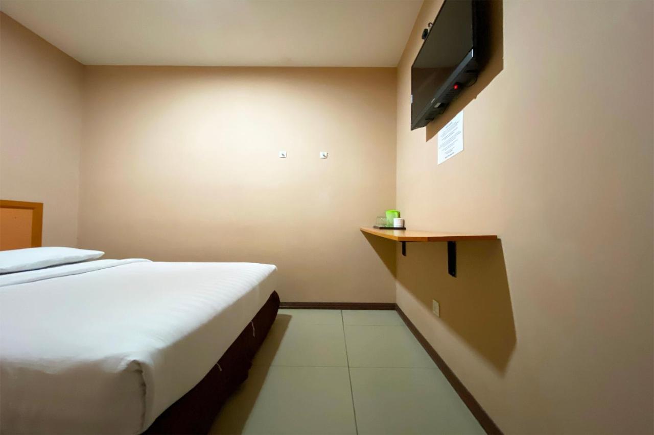 Oyo 90108 Hotel Kaya Kota Kinabalu Buitenkant foto