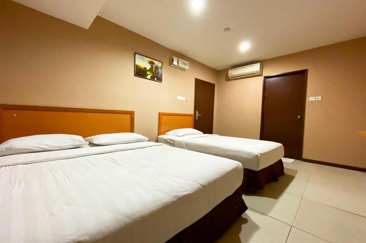 Oyo 90108 Hotel Kaya Kota Kinabalu Buitenkant foto