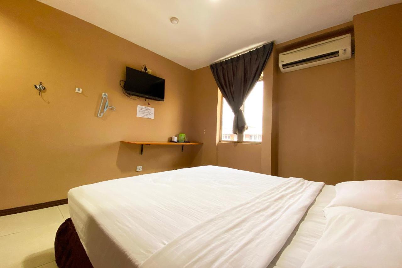 Oyo 90108 Hotel Kaya Kota Kinabalu Buitenkant foto