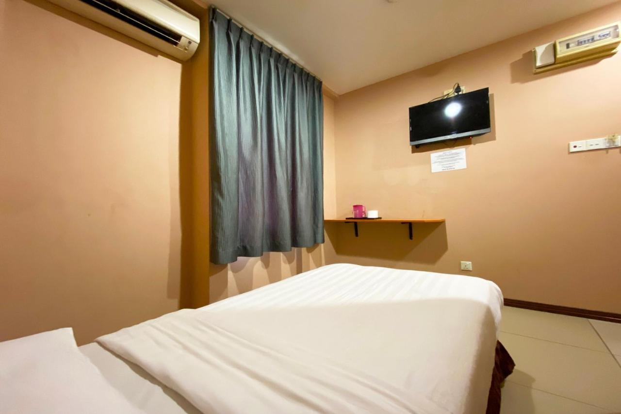 Oyo 90108 Hotel Kaya Kota Kinabalu Buitenkant foto