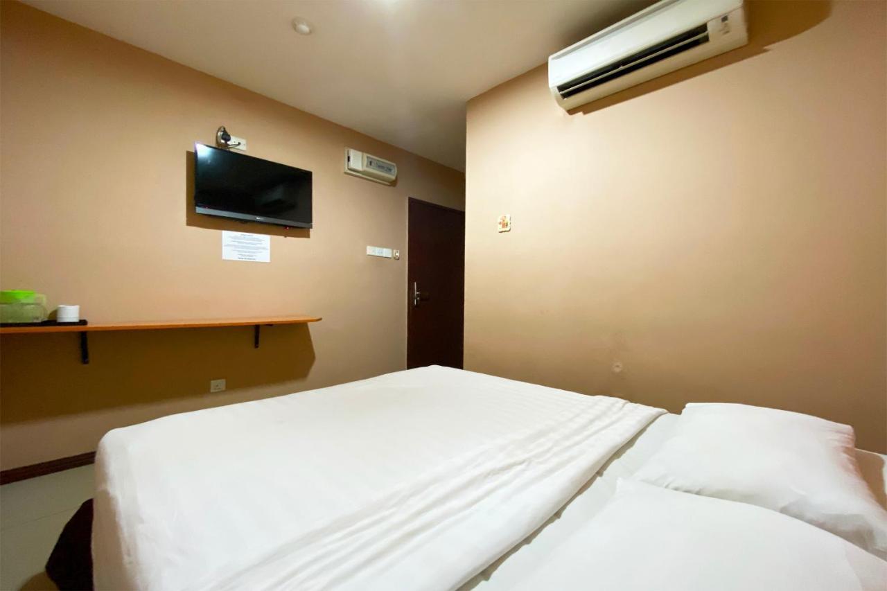 Oyo 90108 Hotel Kaya Kota Kinabalu Buitenkant foto